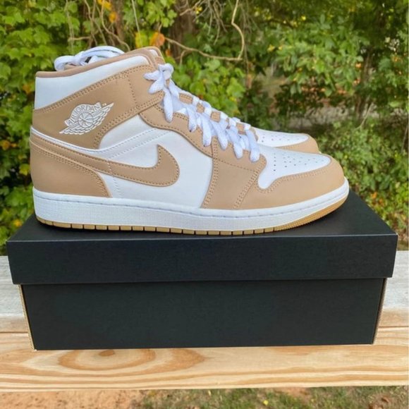 Shoes - Sports shoes